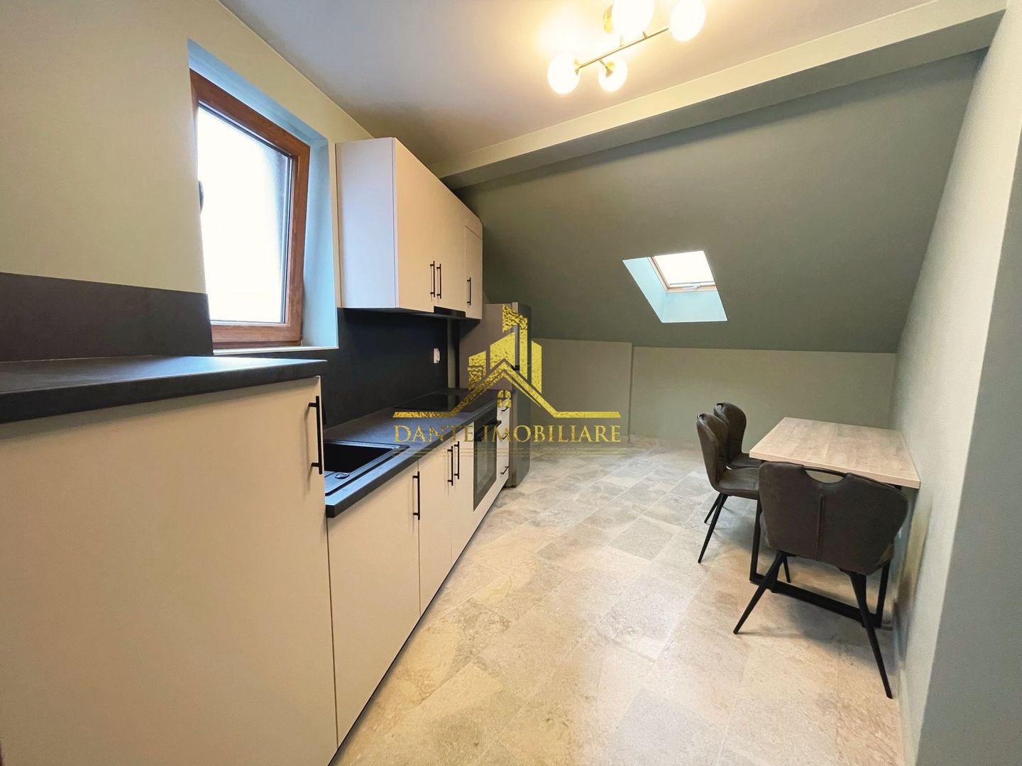 2 dormitoare, decomandat, modern, bloc nou, parcare, Central, Horea - Poză 1