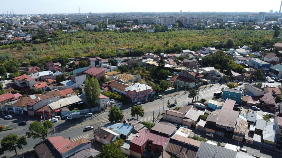 De vanzare apartament de 94MP cu curte de 90 MP - Poză 13