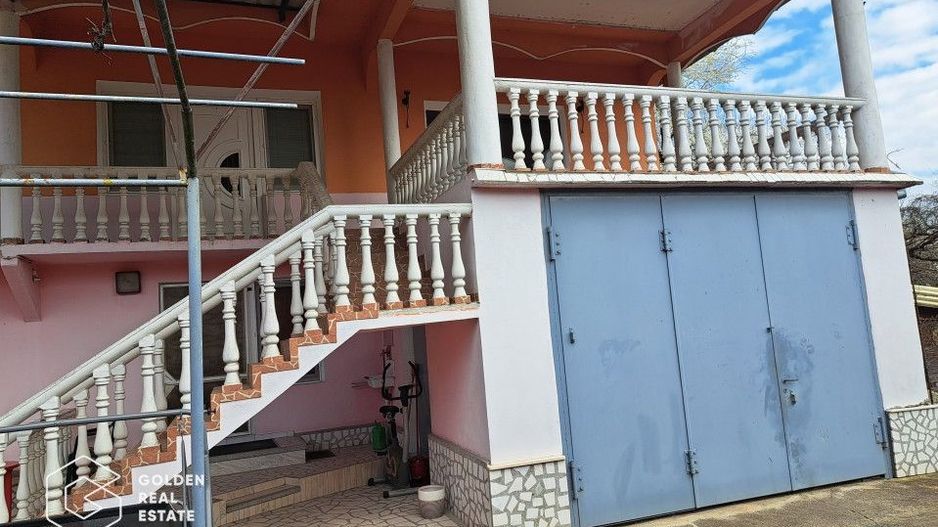 Casa mare cu 2 spatii comerciale, in Faget - Poză 20