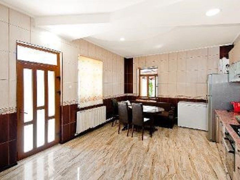 Casa P+1E si teren 370 mp, singur in curte - Piata Centrala - Poză 12