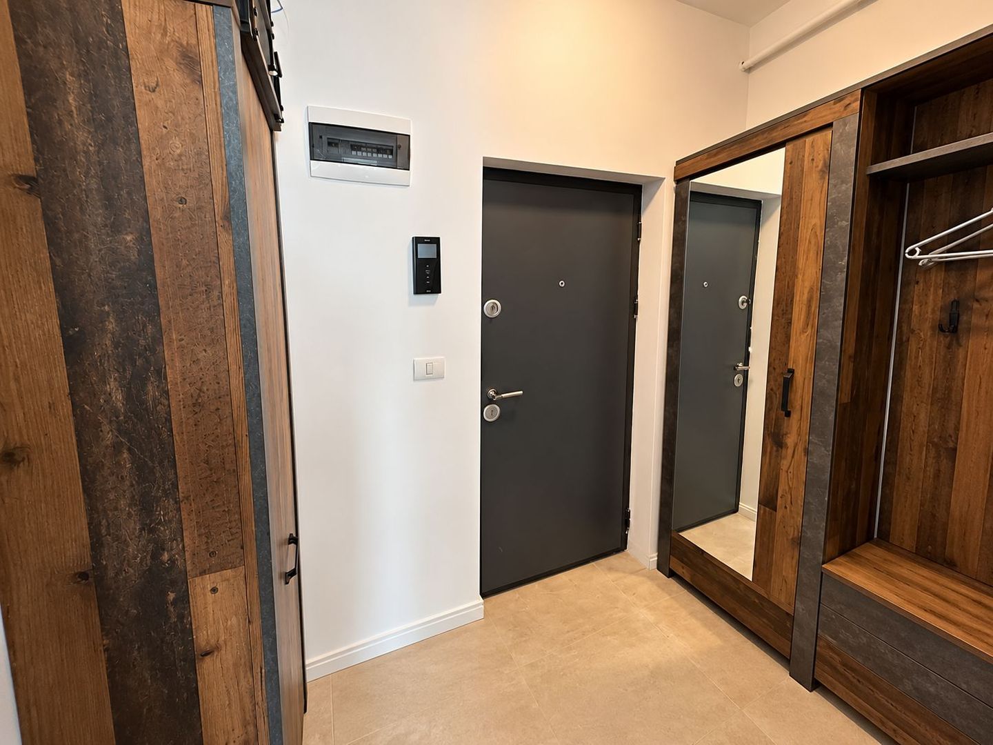 Dumbrăvița | 3 Camere | 76,6 mp | Grădină 46.5 mp | 2 Băi | Dressing | 2 Parcari - Poză 11