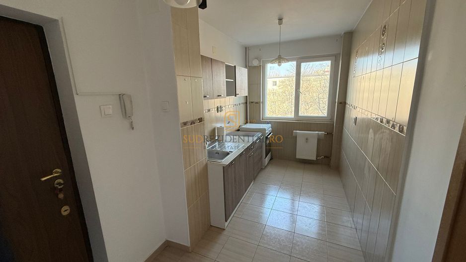 Apartament 3 camere semidecomandat, 2 balcoane, Bld Alexandru Obregia - Poză 3