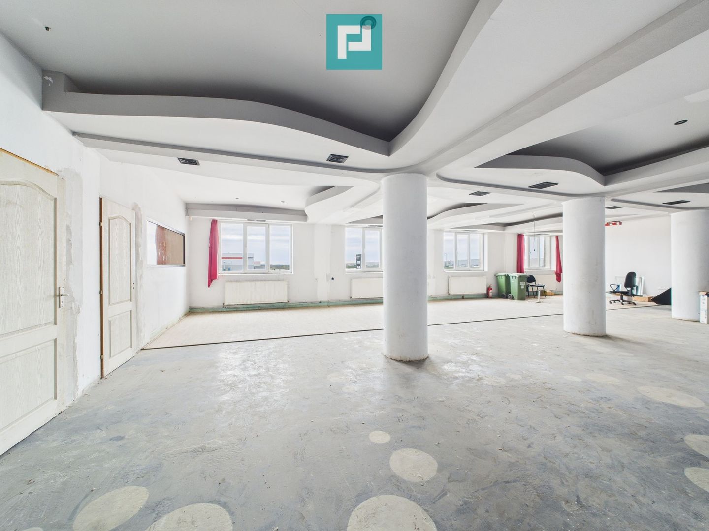 Clădire P+E parcare si platformă betonată 700mp - Poză 7