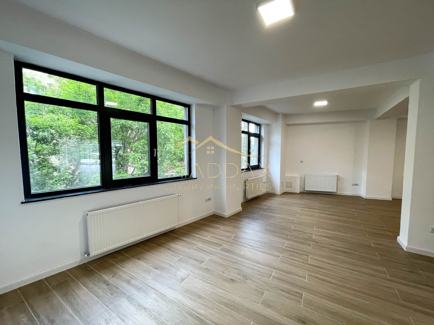 Spatiu comercial S+P+2E+M ***Prima Inchiriere*** - Poză 32