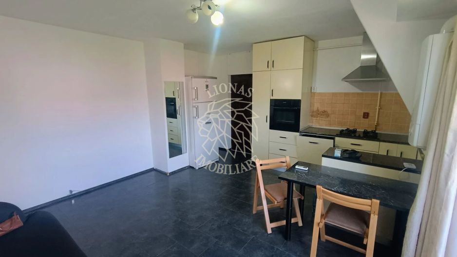 Apartament de vânzare 3 camere,2 balcoane, 50 mp Gherla, Cluj - Poză 1