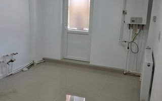 Apartament 2 camere, decomandat, Cetate, Mercur, renovat - Poză 2