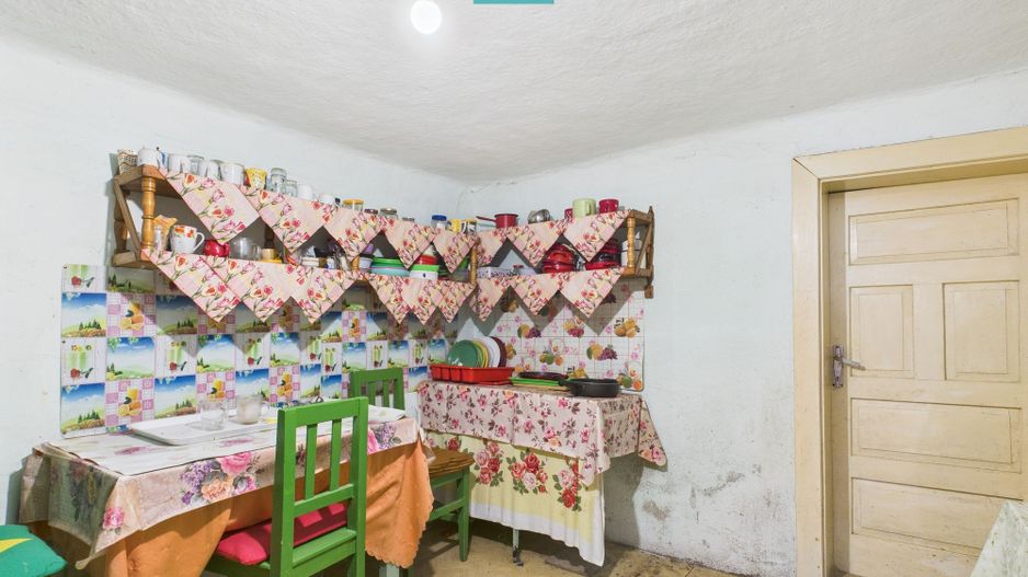 Casă  cu 2 corpuri total 4 camere în Nădab - Poză 9