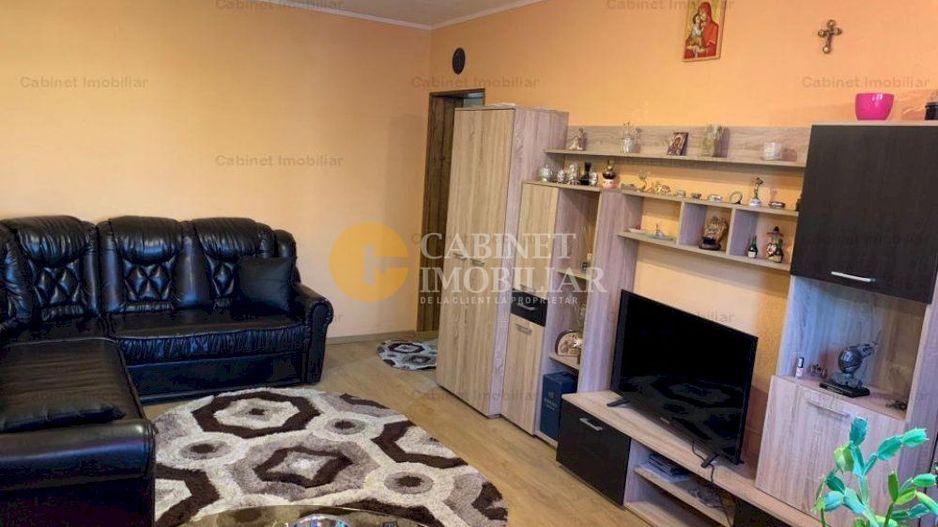 3 CAMERE DECOMANDAT - ETAJ INTERMEDIAR - ZONA PODU ROS - Poză 1