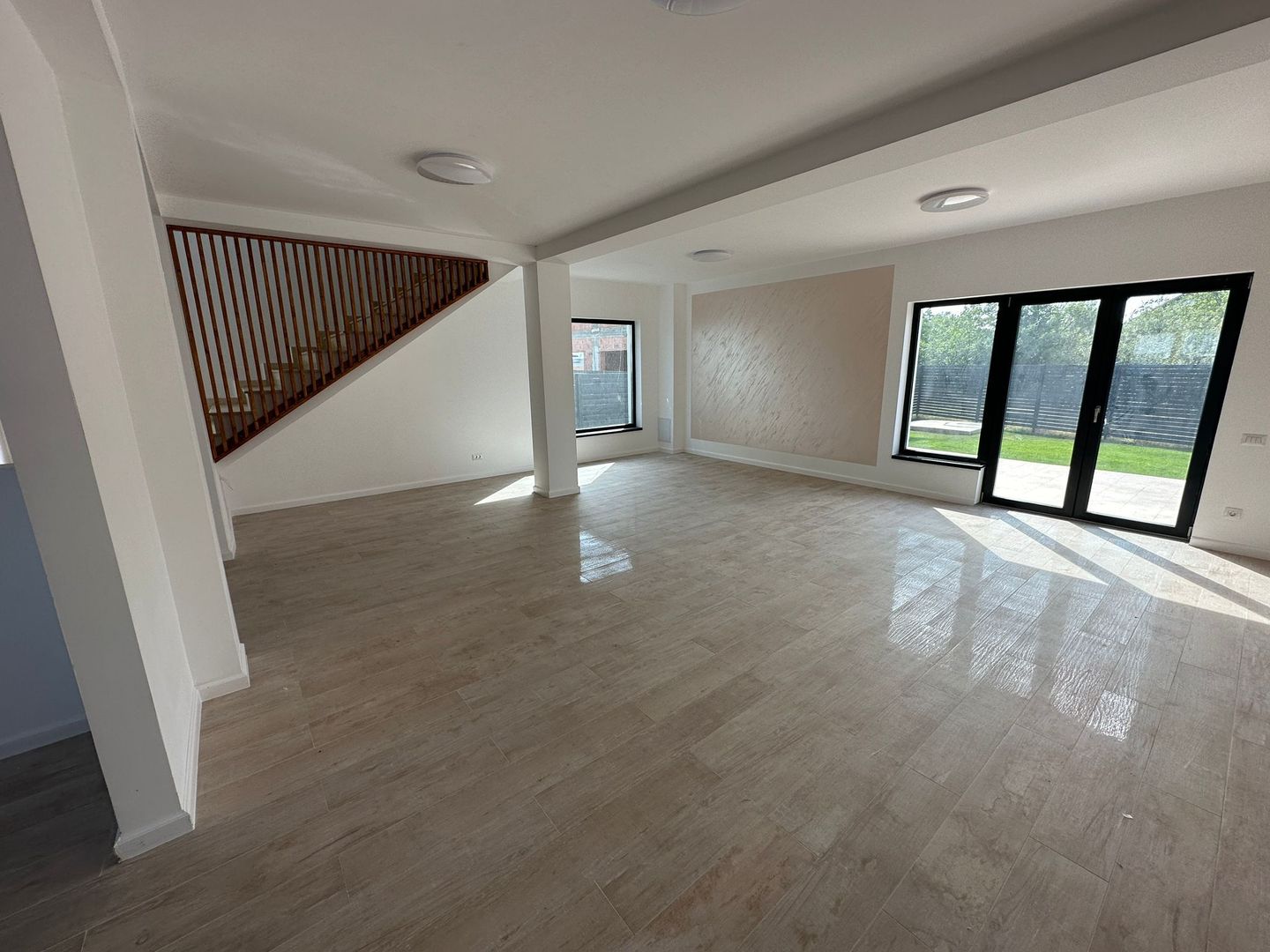 O oază de liniște și eleganță contemporană în inima Tunariului - Poză 3