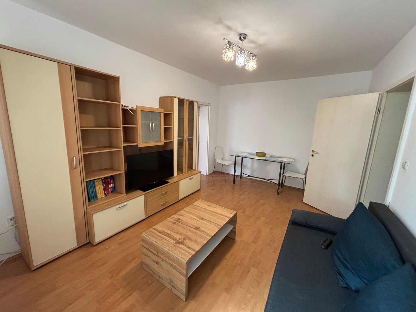 Apartament 3 camere zona Medicina - Poză 1