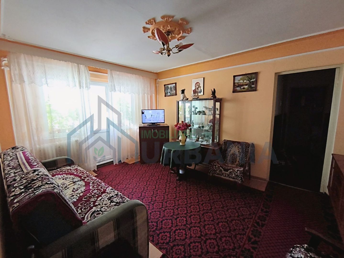 De Închiriat: Apartament 3 Camere, Zonă Liniștită, Mobilat și Utilat - Poză 1