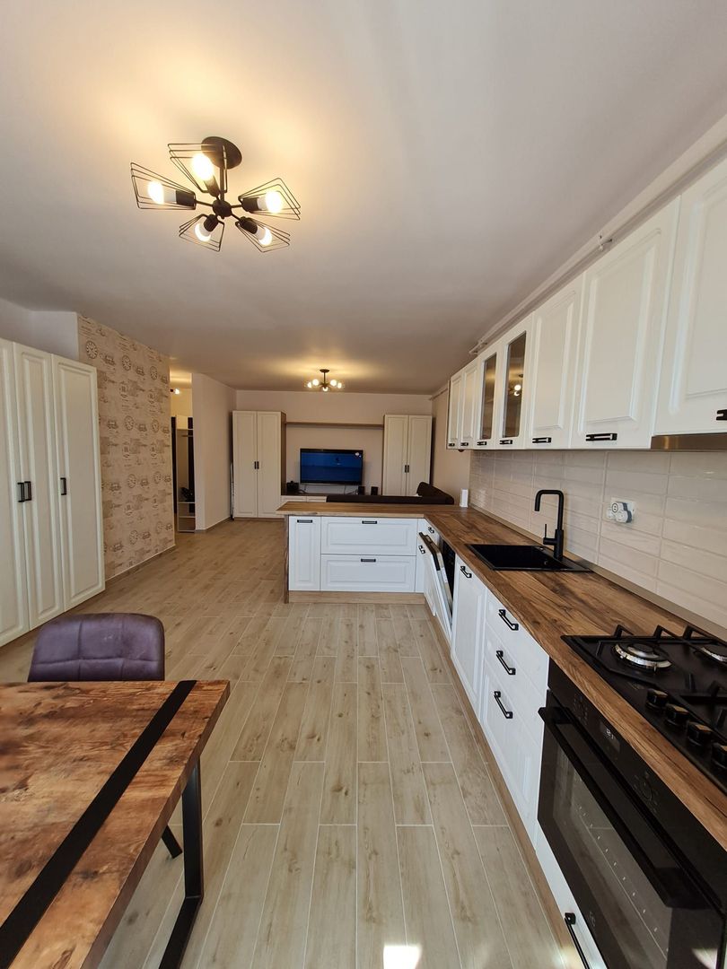 Lux la 5 minute de Iulius Town - Poză 14