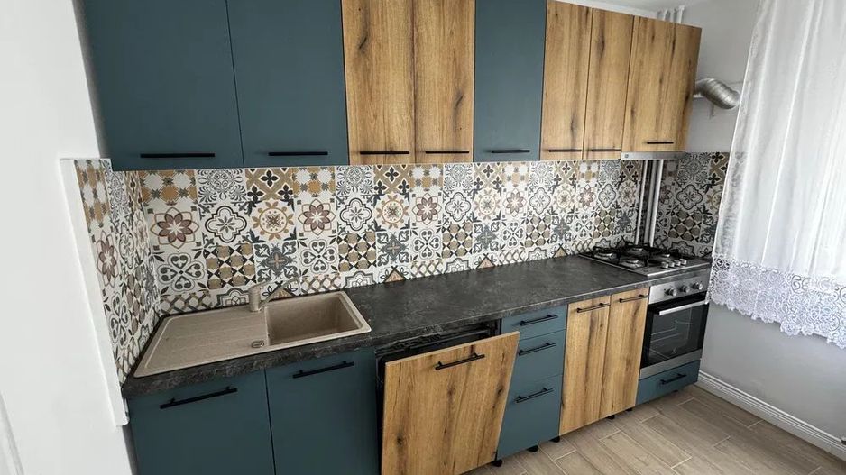 AP. 3 CAMERE- DRISTOR, PARCARE, MASINA DE SPALAT VASE, METROU 5 MINUTE - Poză 1