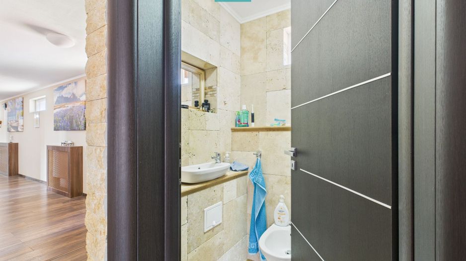 Casă și clădire de apartamente la Orțișoara - Poză 42