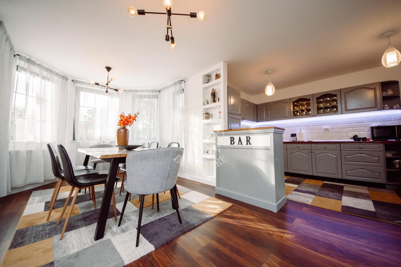 Pensiune Moderna 200 mp-teren 1000 mp-foisor-terasa-balcoane-Colibita - Poză 2