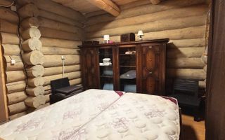 Cabană din lemn rotund, 210mp, ciubăr, jacuzzi, foișor, localitatea Băișoara - Poză 7