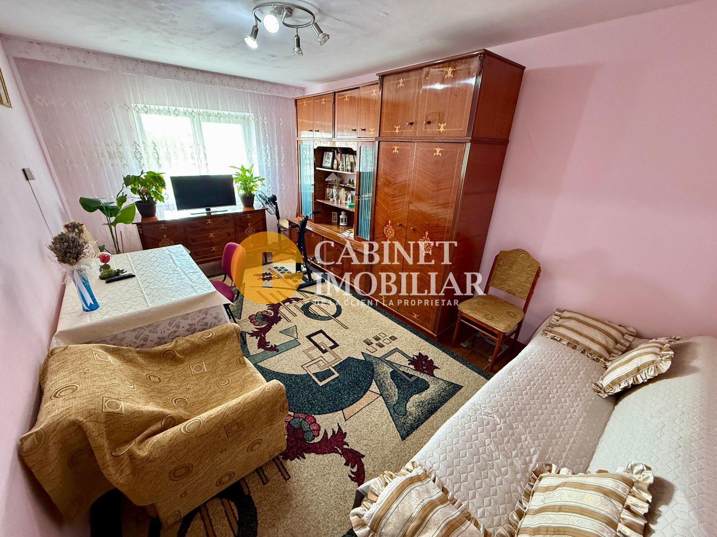 Rond Zimbru - Apartament cu 3 camere decomandat - Bloc dupa 1980 - Poză 2