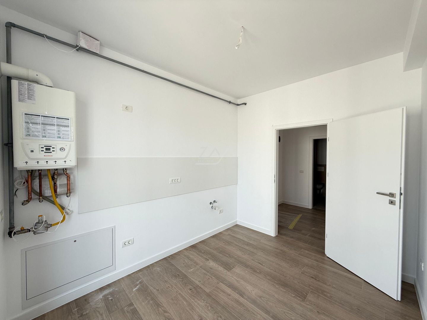 Comision 0! Etaj 1. Bucatarie inchisa. Loc de parcare. Lift. - Poză 5