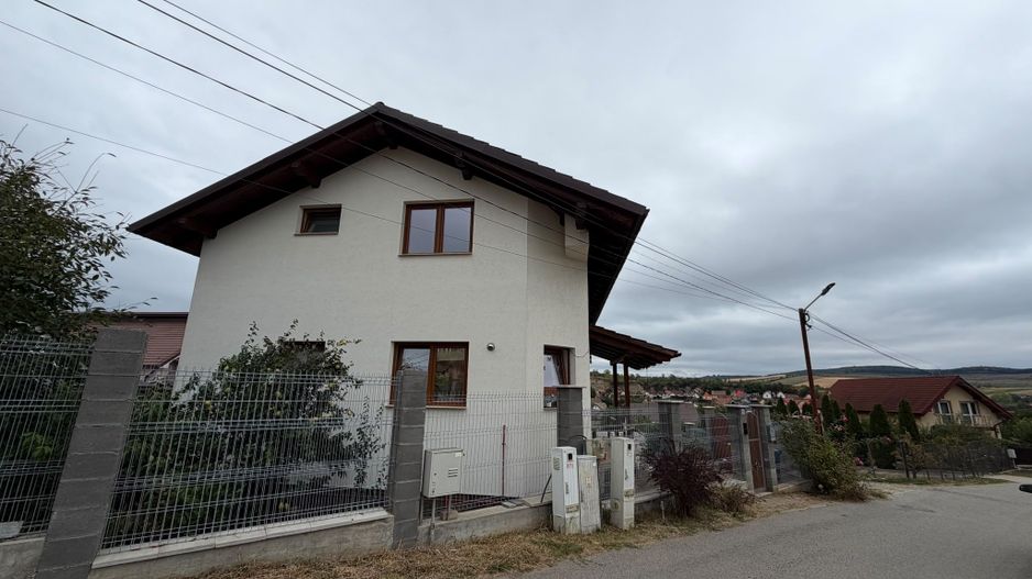 Casă de vânzare în Șura Mare, teren 334 mp - Poză 11