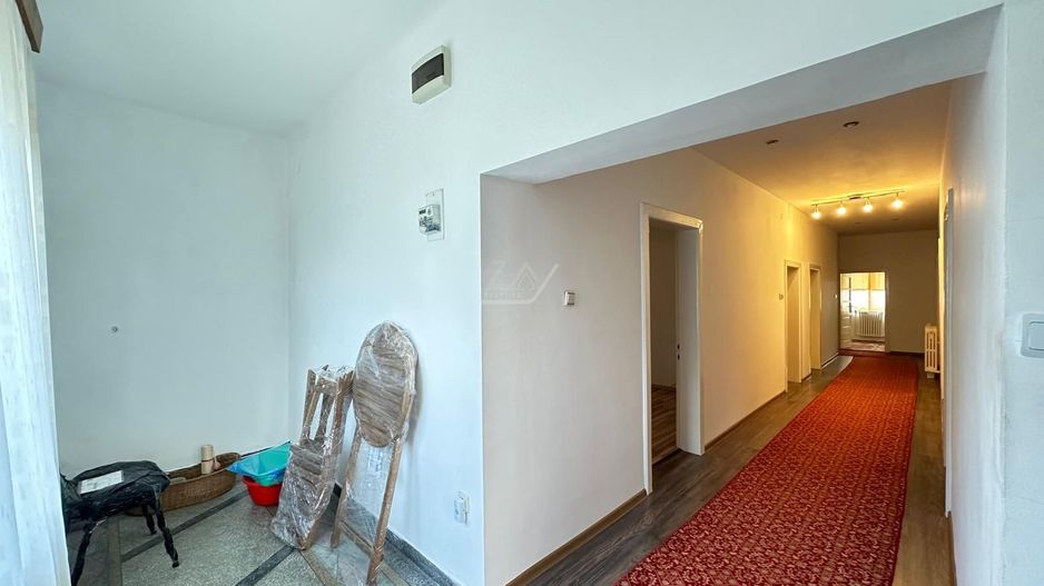 Casa individuala cu 5 camere decomandate. Pozitie excelenta. DIsponibila imediat - Poză 12