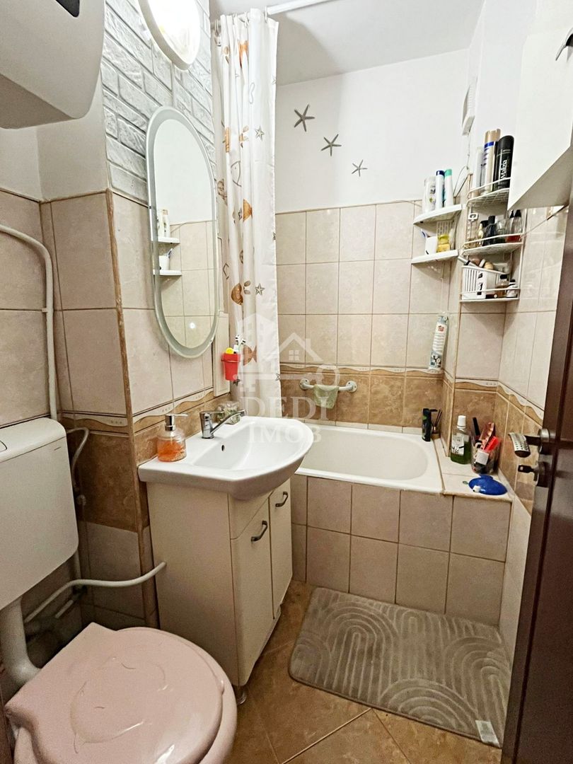Apartament 2 camere de vânzare in zona Rogerius, Oradea - Poză 9