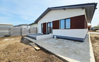 Casa 3 camere in centrul comunei Berceni - Poză 3