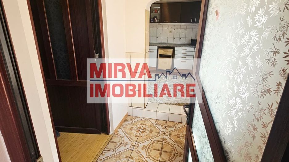 🏡 Casă spațioasă cu 9 camere în Strejnicu – pentru locuință, birouri - Poză 33