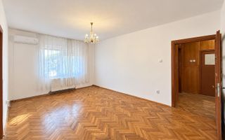 Bloc tip asociatie - zona Kiriac. 4 camere, 3 balcoane. Garaj si boxa. - Poză 3