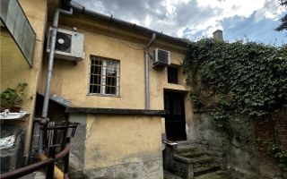 Casa Ultracentral dublu front acces auto - Poză 3