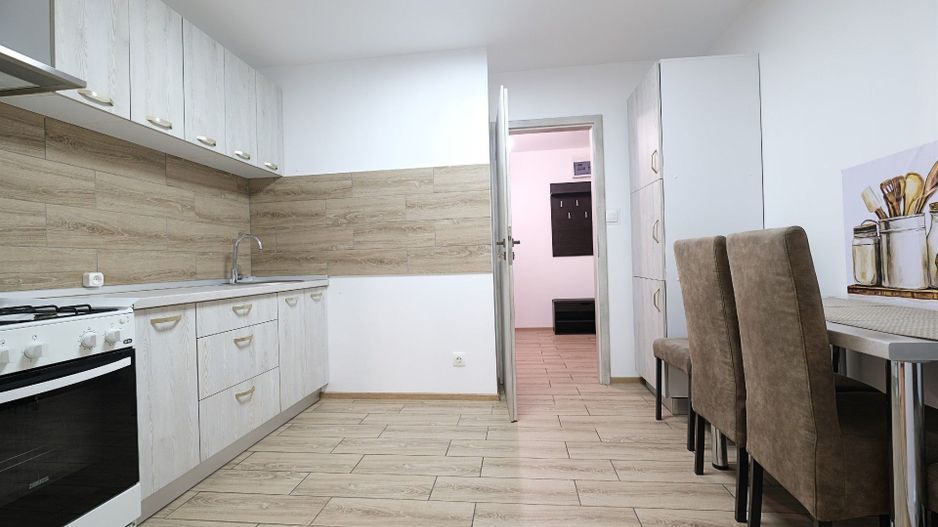 Prima inchiriere ! BANEASA, apartament 3 camere mobilate, etaj 1 - Poză 4