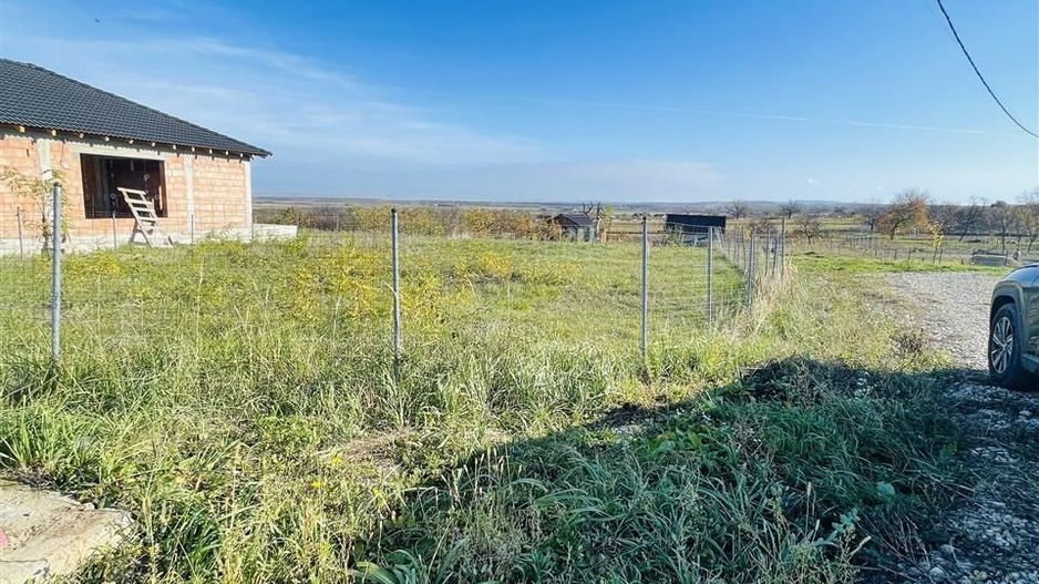 Teren intravilan de vanzare cu dublu front Cetariu - Poză 1