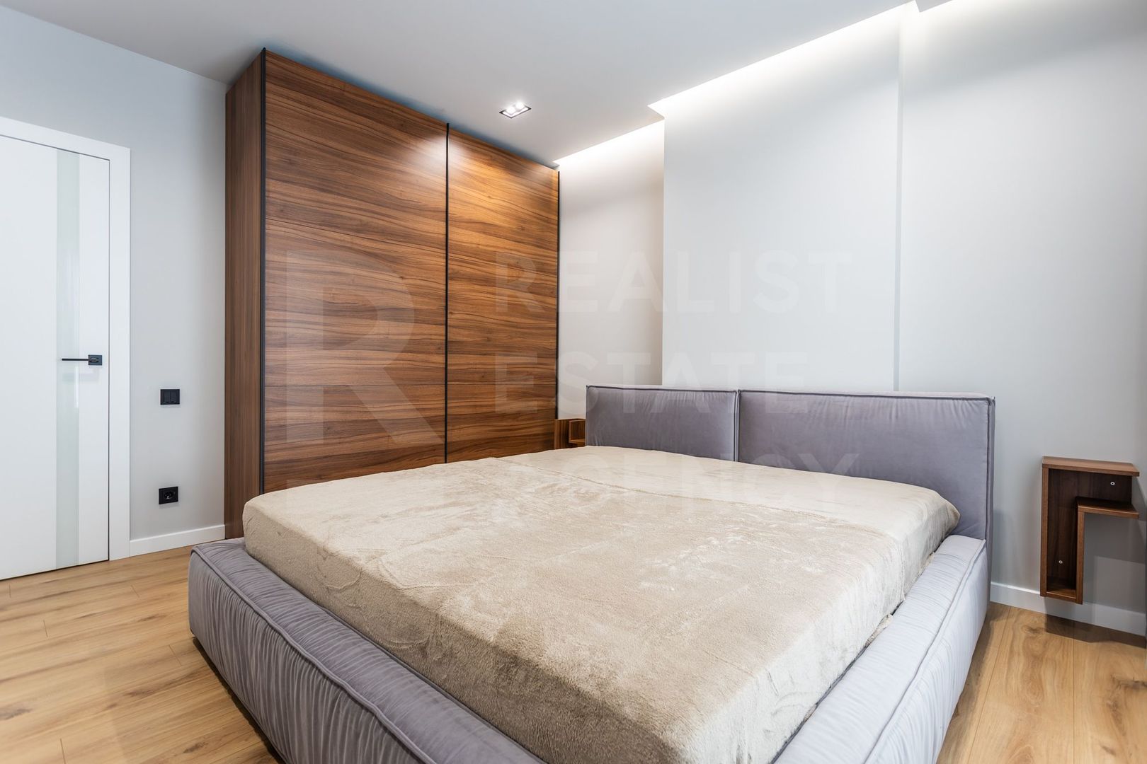 Chirie, apartament, 2 camere, str. Petru Movilă, sectorul Centru - Poză 10