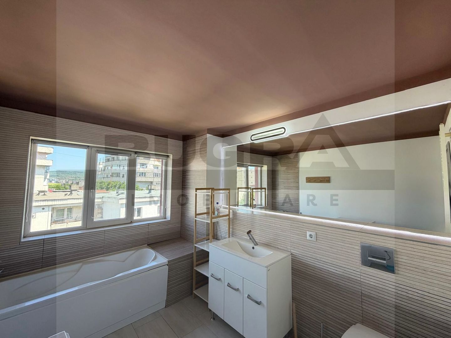 Apartament de 4 camere, modern, 87mp, parcare, zona The Office - Poză 9