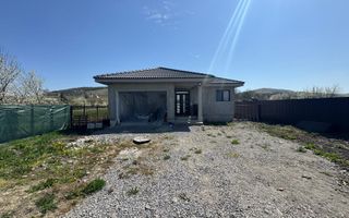 Casa individuala, 200 mp utili, 1399 mp teren, Zona Ernei - Poză 1