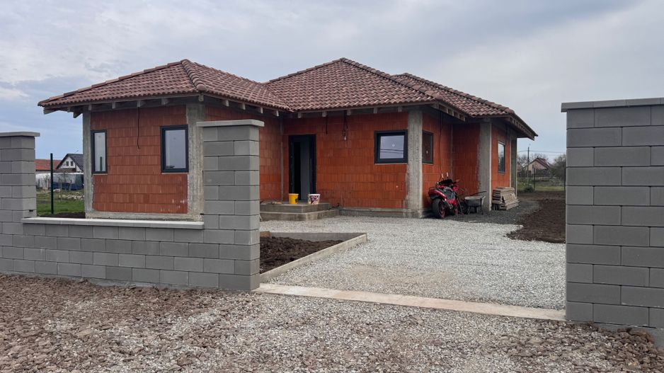 Individuala Parter Becicherecu Mic, Zona Semicentrala,4 Camere,Teren 800 mp - Poză 1