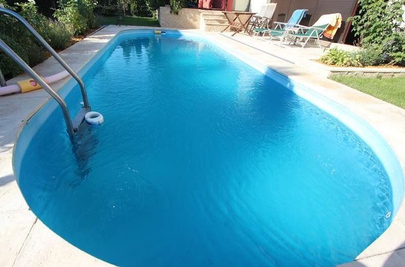 Vilă cu 4 camere de închiriat în zona Braytim cu piscina - Poză 2