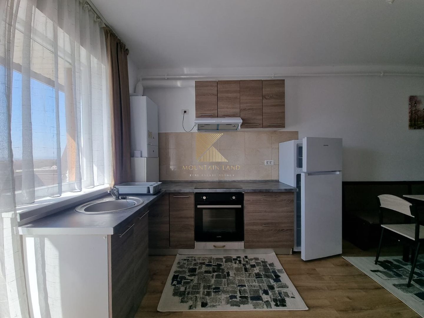 Studio 44 mpu | loc de parcare | Sub Cetate | Terasa mare | Sanpetru - Poză 4