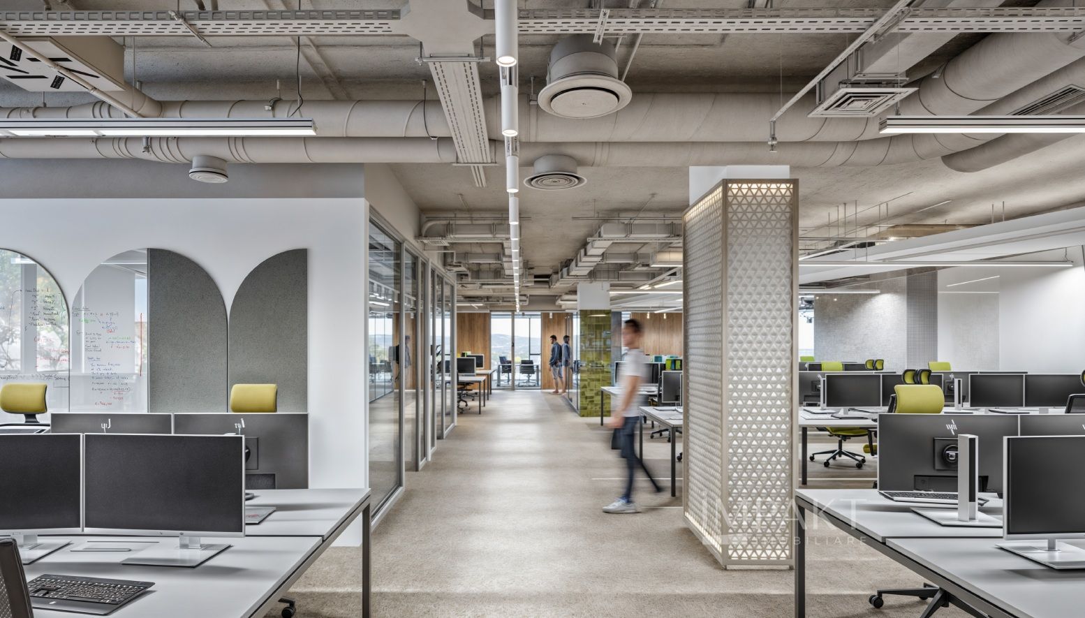 Spatiu servicii in cladire de birouri 440 m2 finisat la CHEIE,  Europa - Poză 7