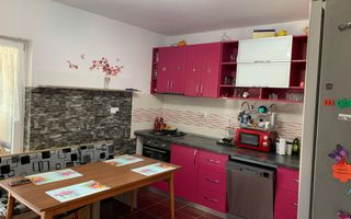 Casă spațioasă P+M de vânzare cartier Bordei - Poză 2