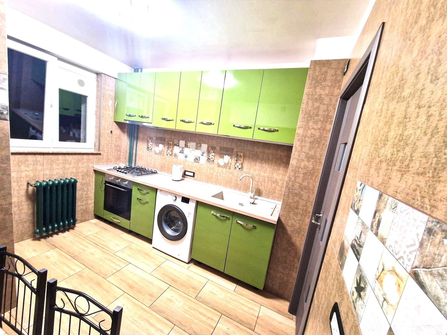 Închiriere Apartament cu 3 camere, mobilat complet, etaj 1, metrou Dristor - Poză 2