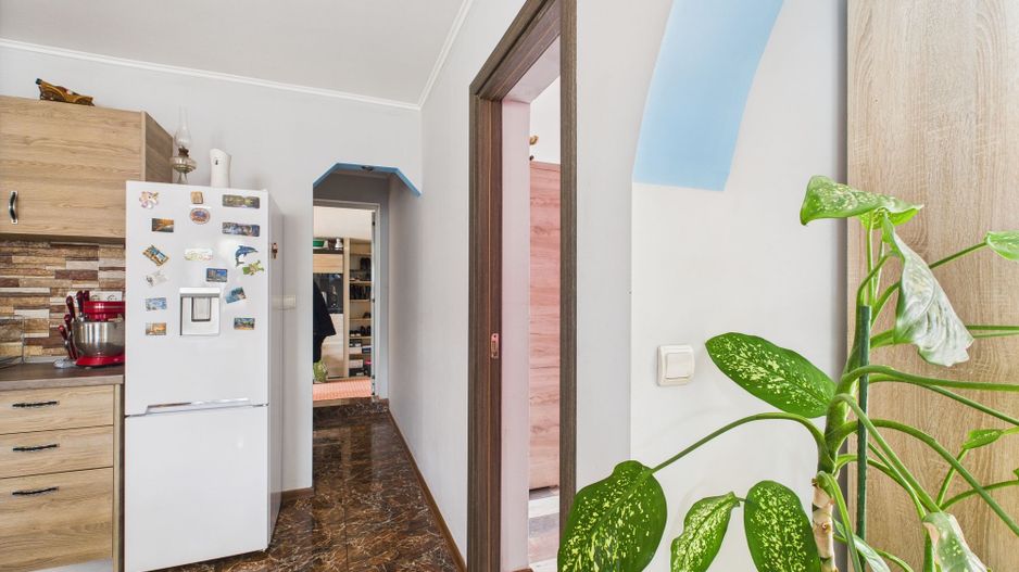 Casă spațioasă cu grădină în Topolovățu Mare - Poză 6