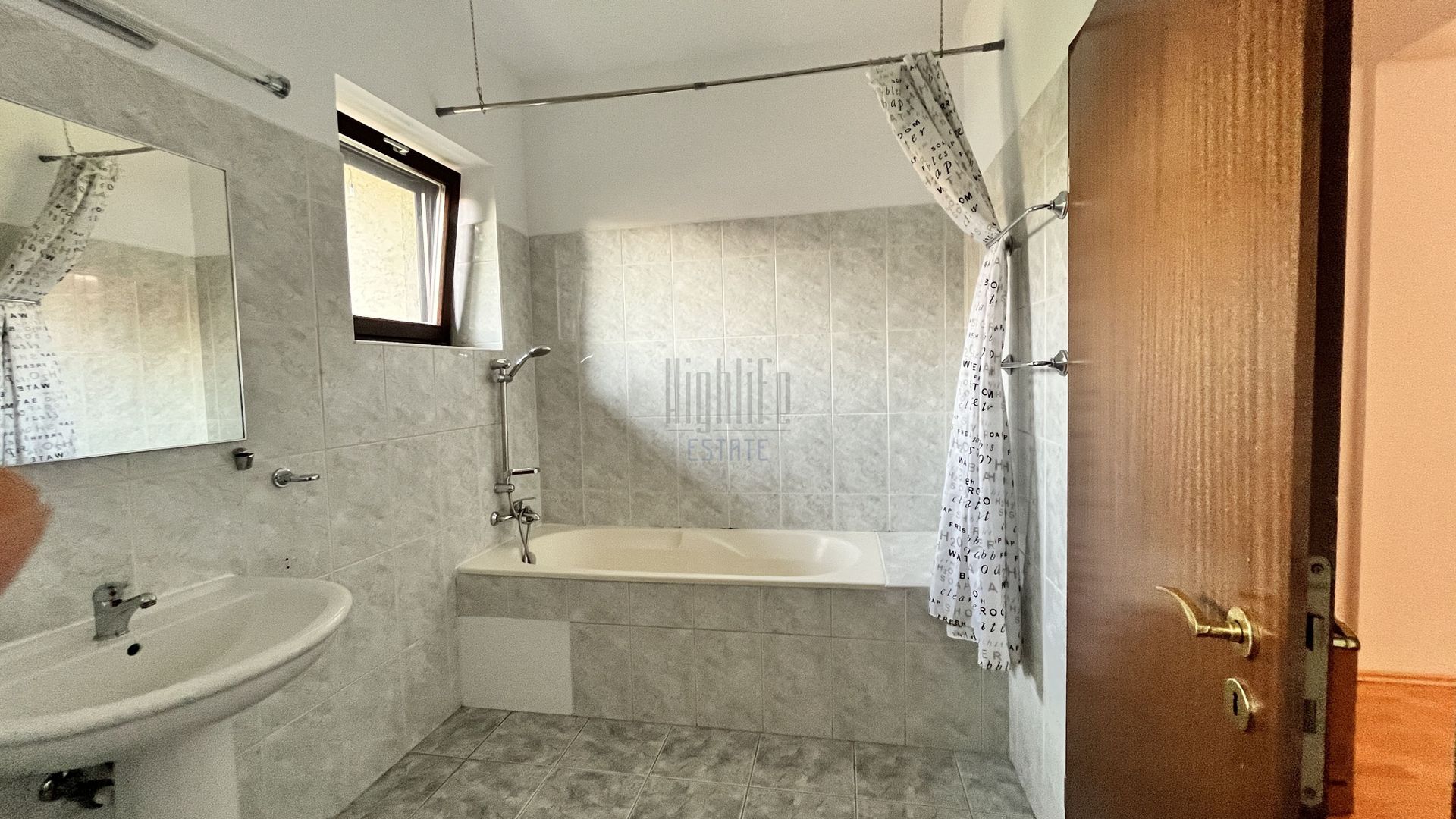 VILA 7 CAMERE, MOBILATA IN PIPERA DISPONIBILA IMEDIAT - Poză 34