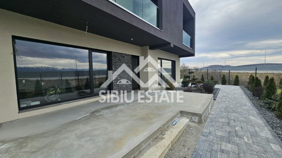 Casa moderna terase panoramice, garaj, curte mare - Poză 8