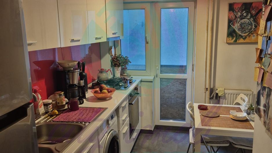 3 camere Unirii -Libertății | Vedere Parlament & Catedrală | Bloc 1992 - Poză 10