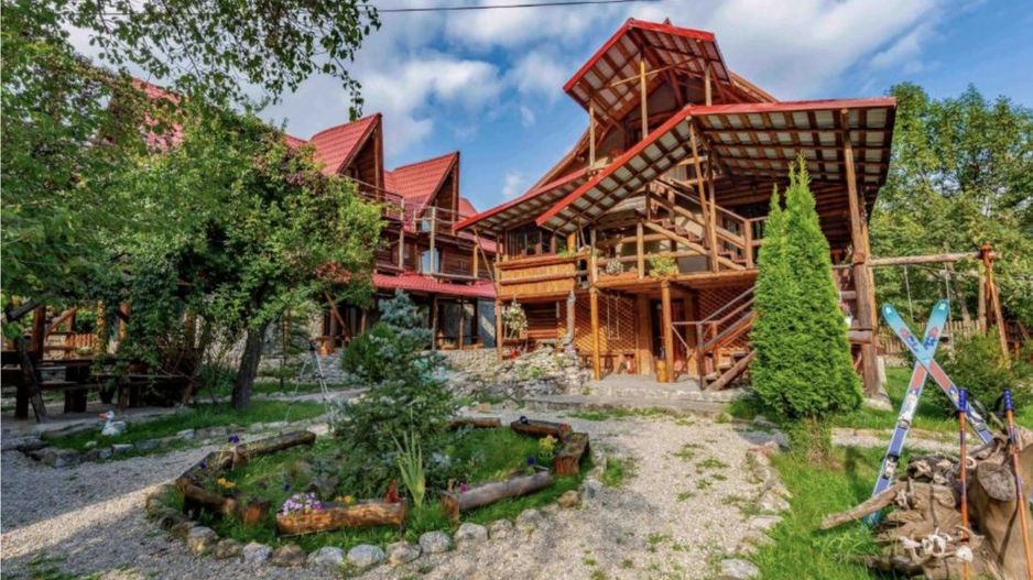 Pensiune cu Salina, Moroieni- Investitie la Cheie in Turismul Montan - Poză 1