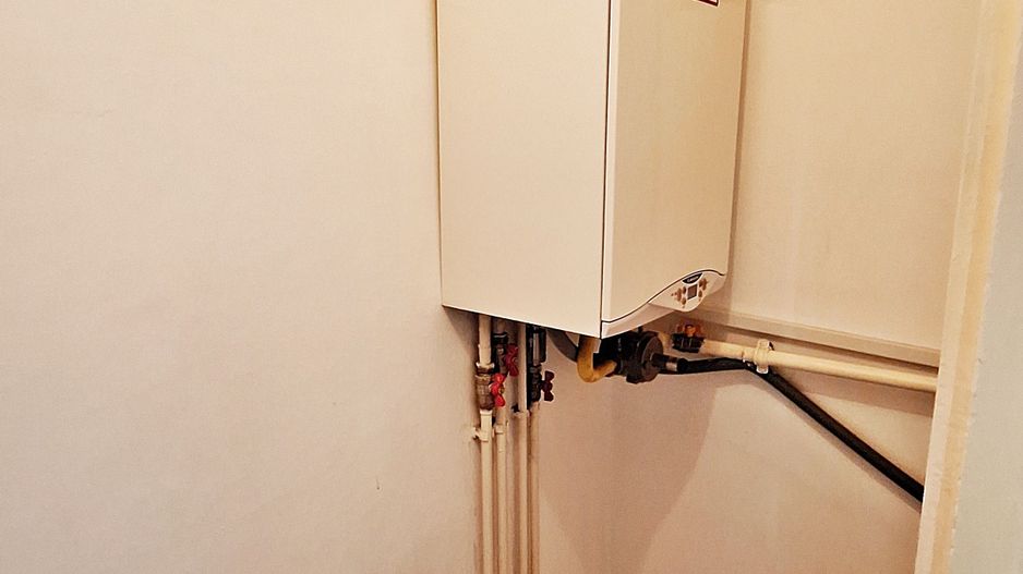 Zona Garii Apartament 3 camere, etaj 3/4, insorit, liber, 119900 euro - Poză 13