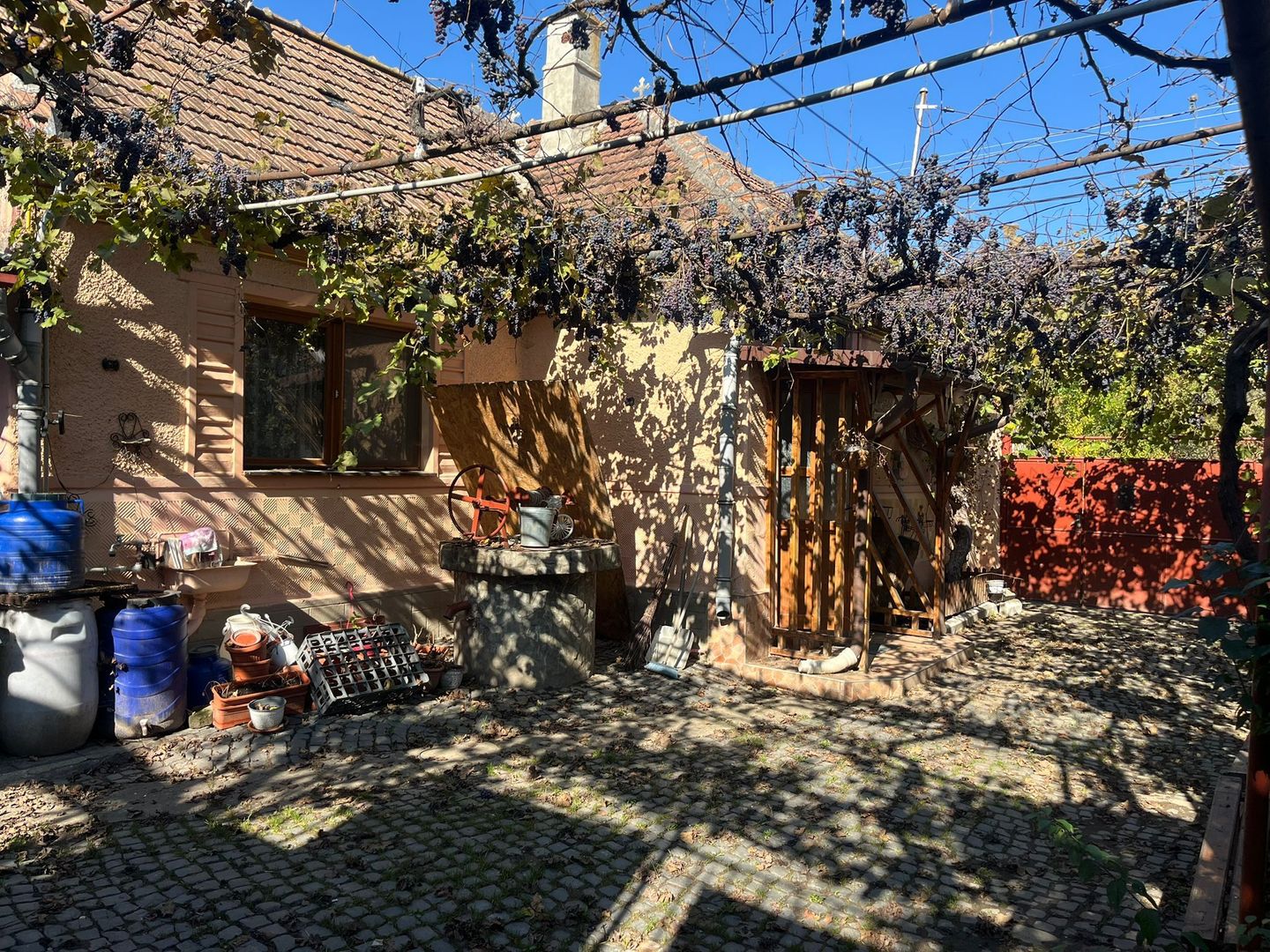 Casă de vânzare în Sânpetru Vechi - singur în curte, garaj, foișor - Poză 16