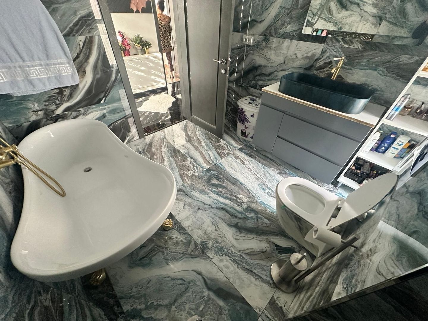 CASA INDIVIDUALA MOBILATA, TOATE UTILITATIE, CURTE 400 MP, COMISION 0% - Poză 23