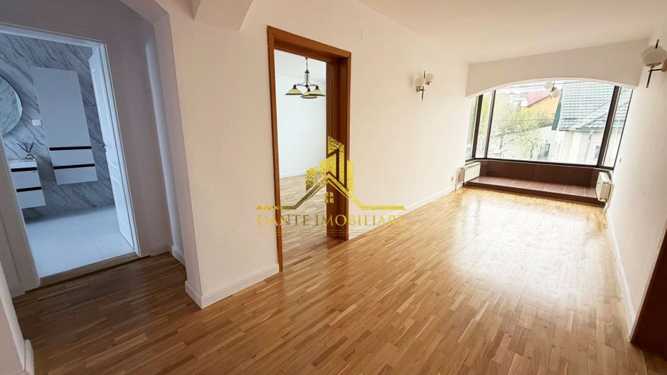 Casa, 6 camere, ultrafinisata, lux, curte, garaj, Andrei Muresanu - Poză 23