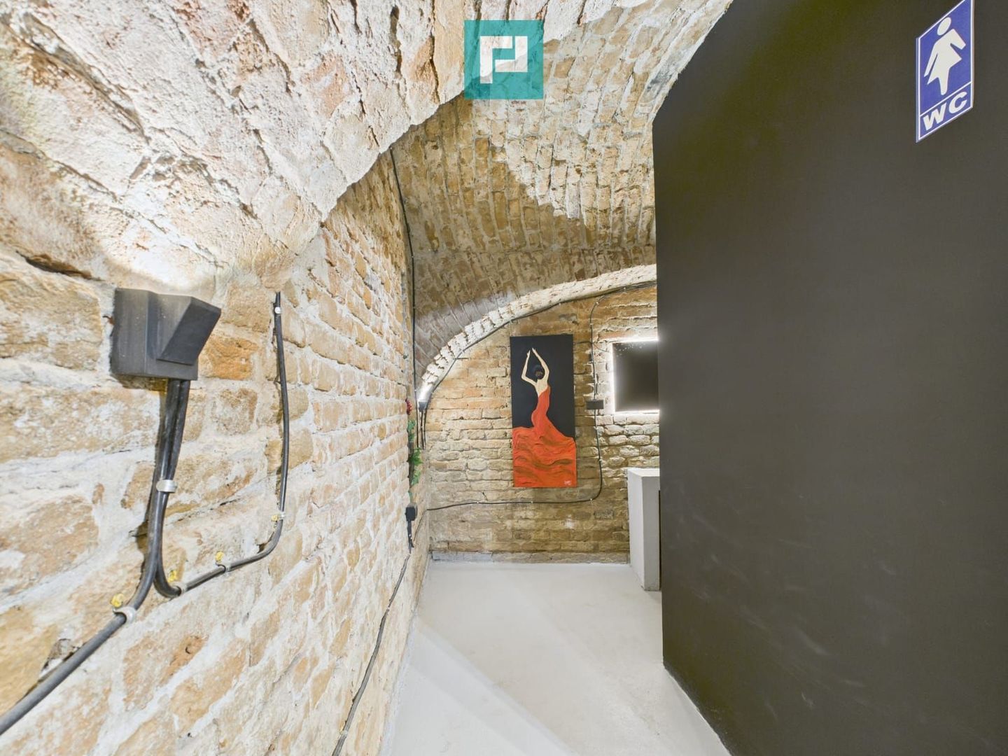 Eleganță subterană - pivniță exclusivistă Arad - Poză 23